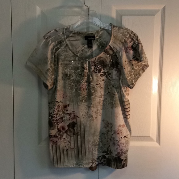 Erika Tops - Really nice top